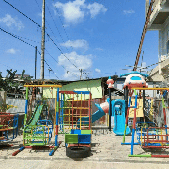 Ruang bermain outdoor